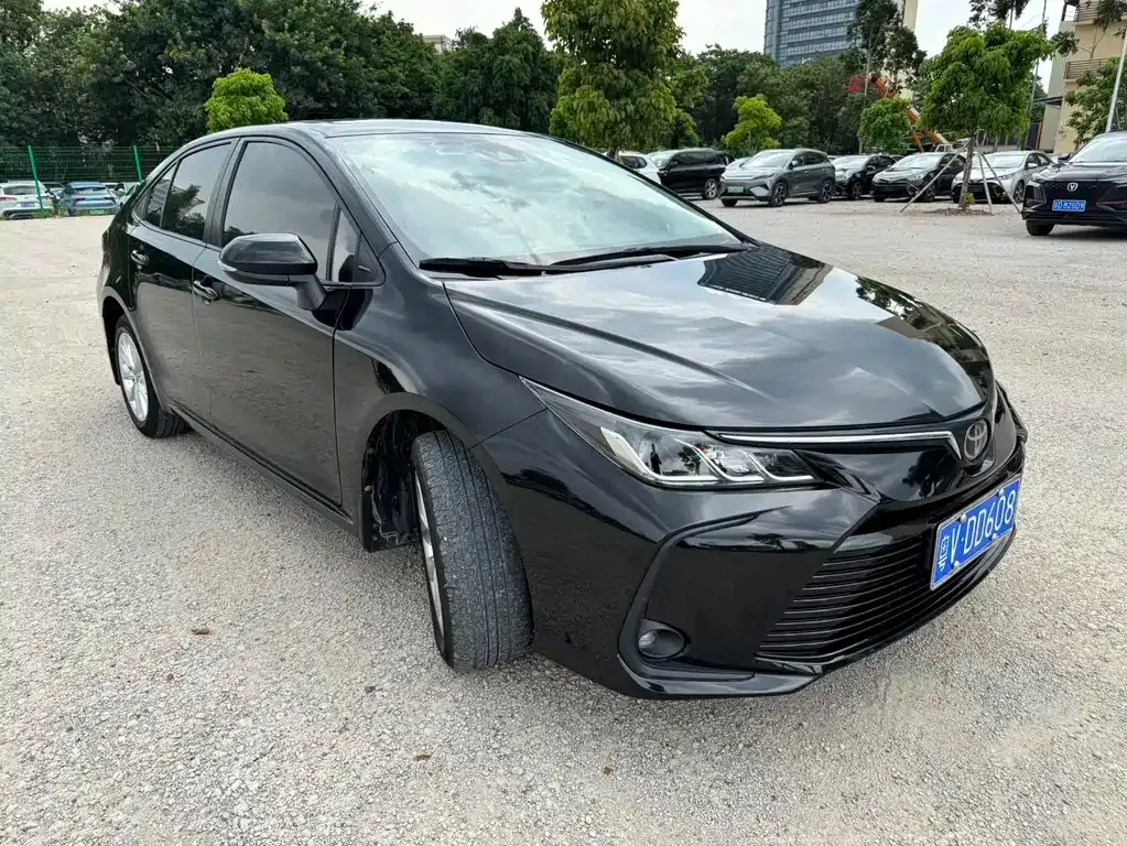 Toyota Corolla — фото 10