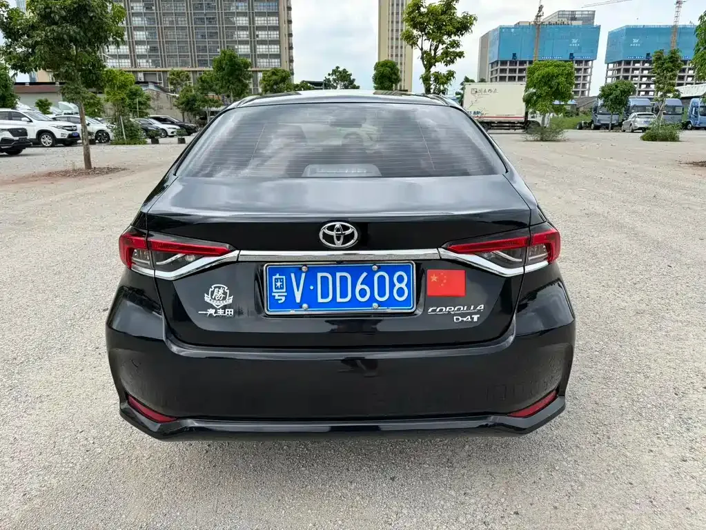 Toyota Corolla — фото 9