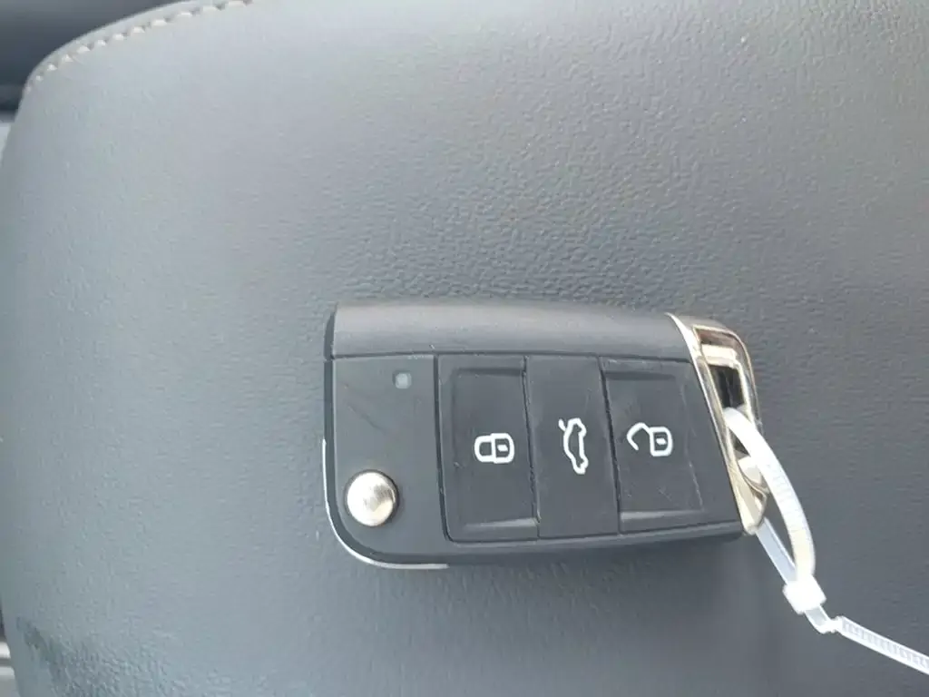 Volkswagen Tharu — фото 2
