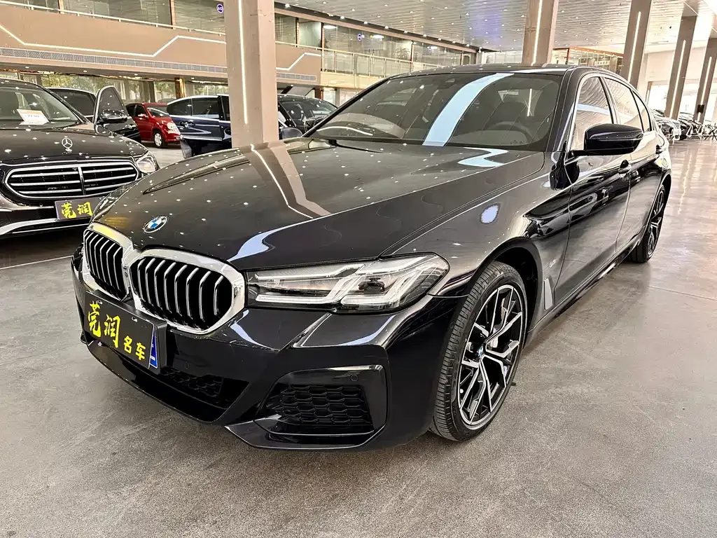 BMW 5 Series — фото 1