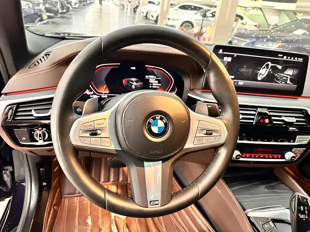 BMW 5 Series — фото 5
