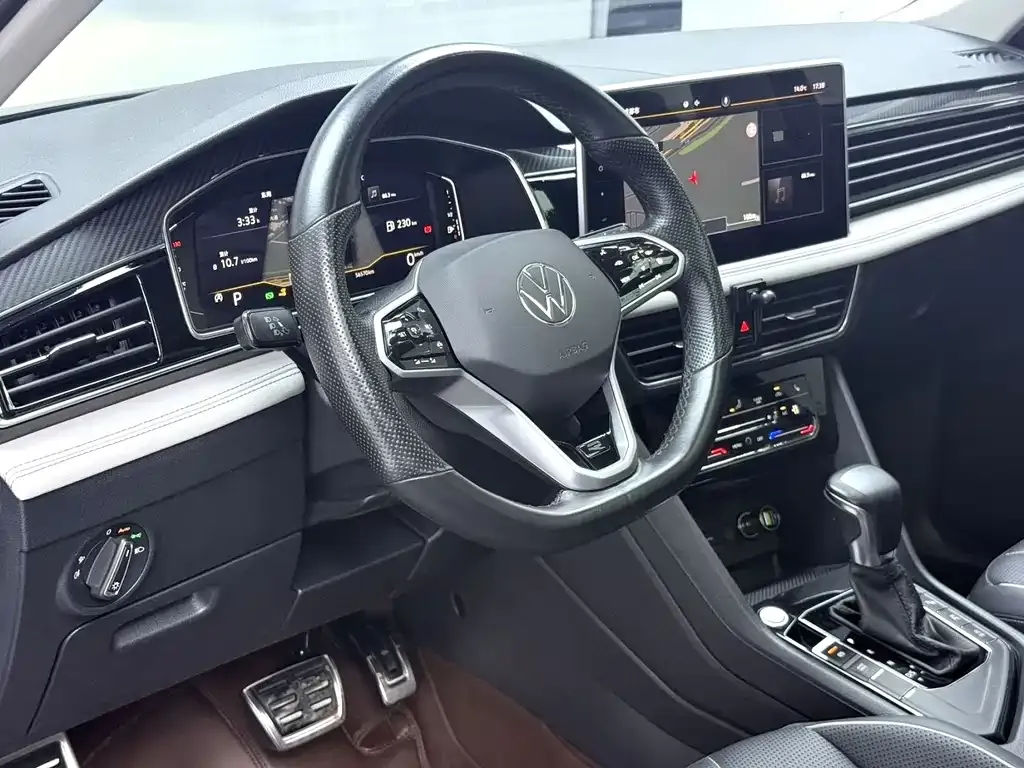 Volkswagen Tiguan L — фото 9