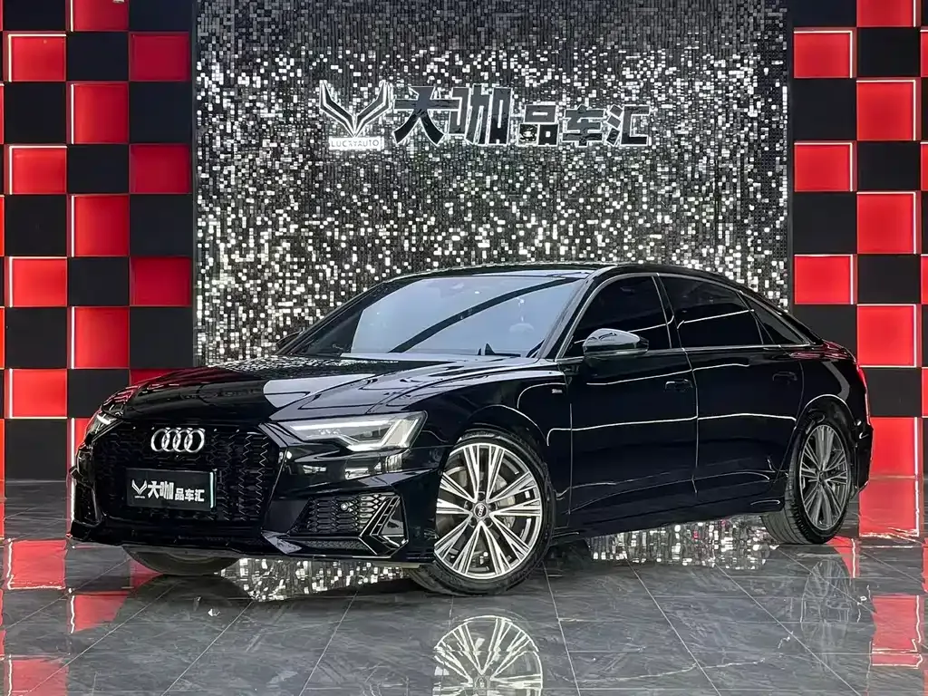 Audi A6L — фото 1