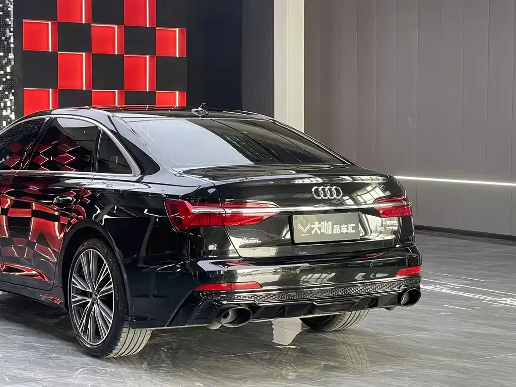 Audi A6L — фото 7