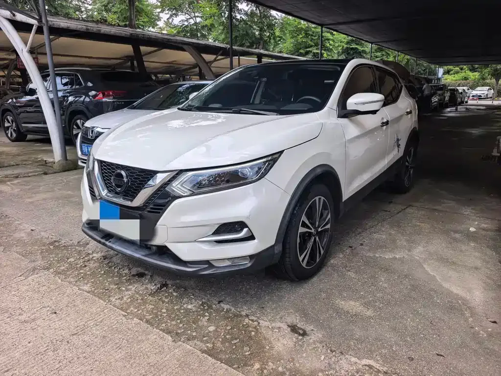 Nissan Qashqai — фото 1