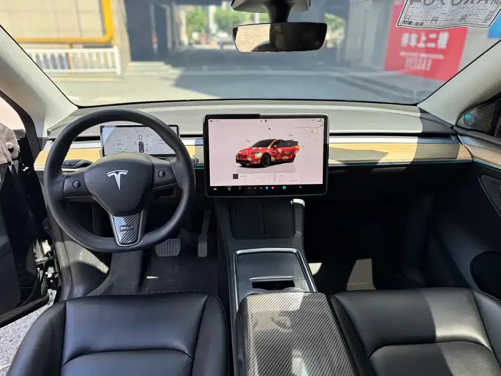 Tesla Model Y — фото 3