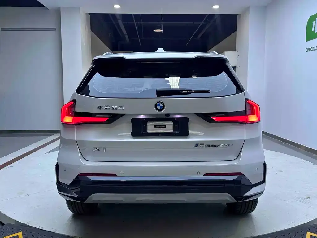 BMW X1 — фото 7