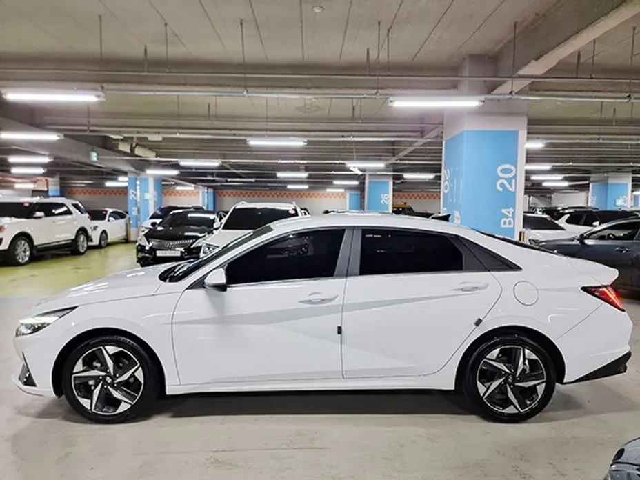 Hyundai AVANTE — фото 3