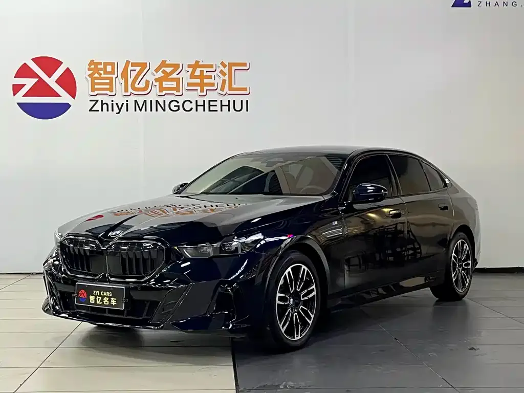 BMW 5 Series — фото 1