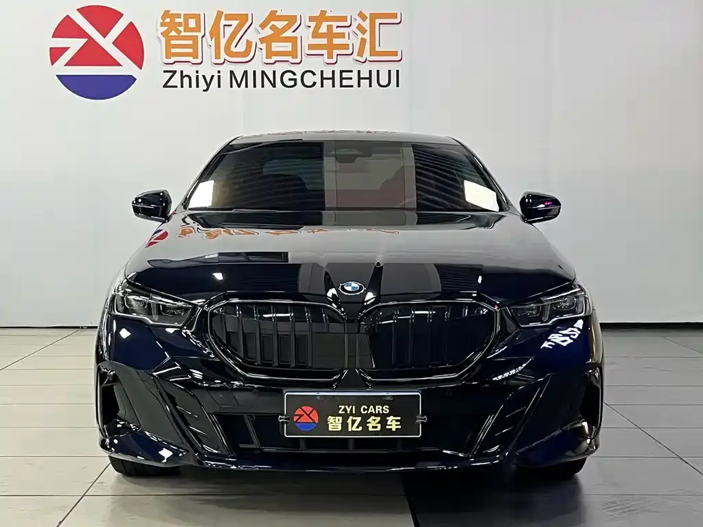 BMW 5 Series — фото 4