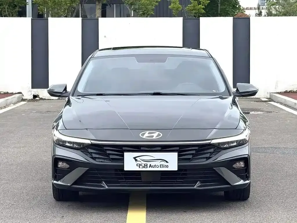 Hyundai Elantra — фото 6