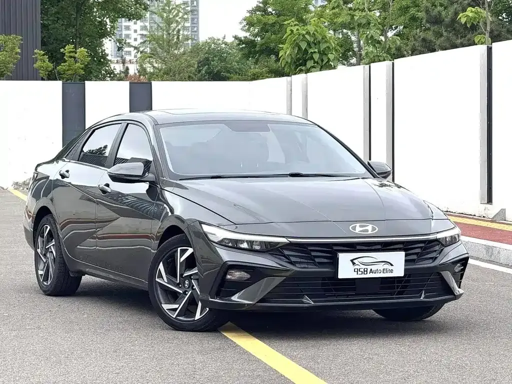 Hyundai Elantra — фото 4