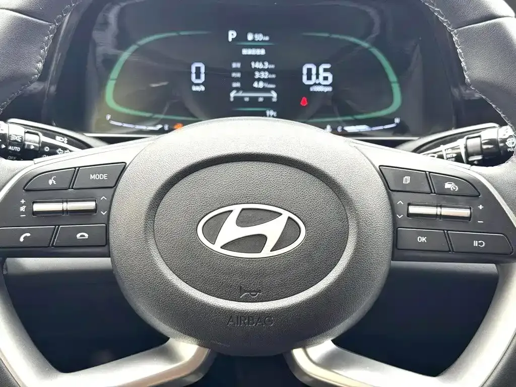 Hyundai Elantra — фото 9