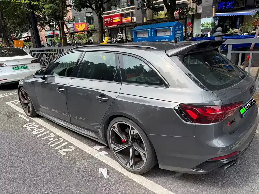 Audi RS 4 — фото 5