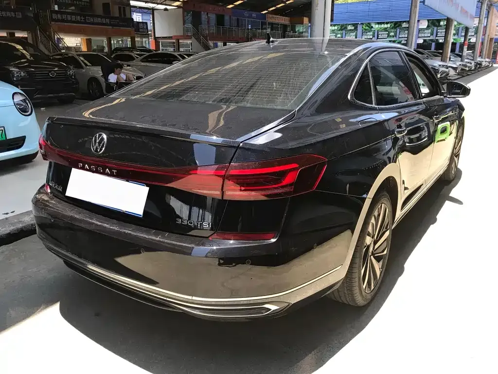 Volkswagen Passat — фото 8