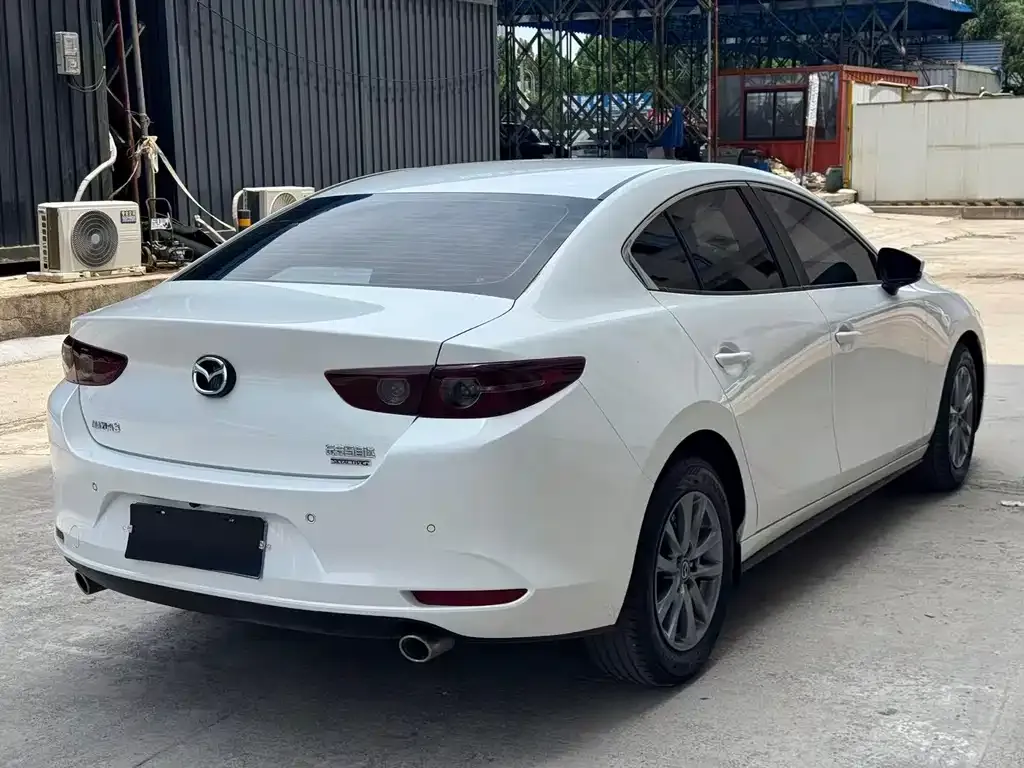 Mazda 3 Axela — фото 9