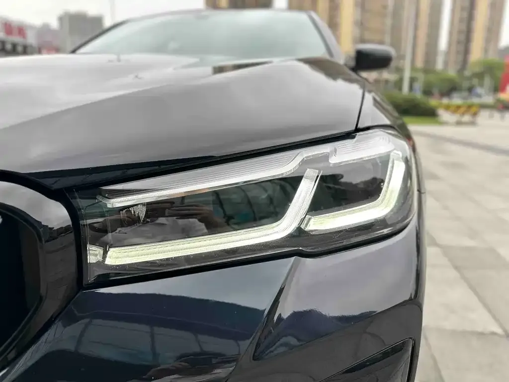 BMW 5 Series — фото 2