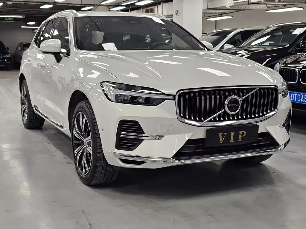 Volvo XC60 PHEV — фото 3