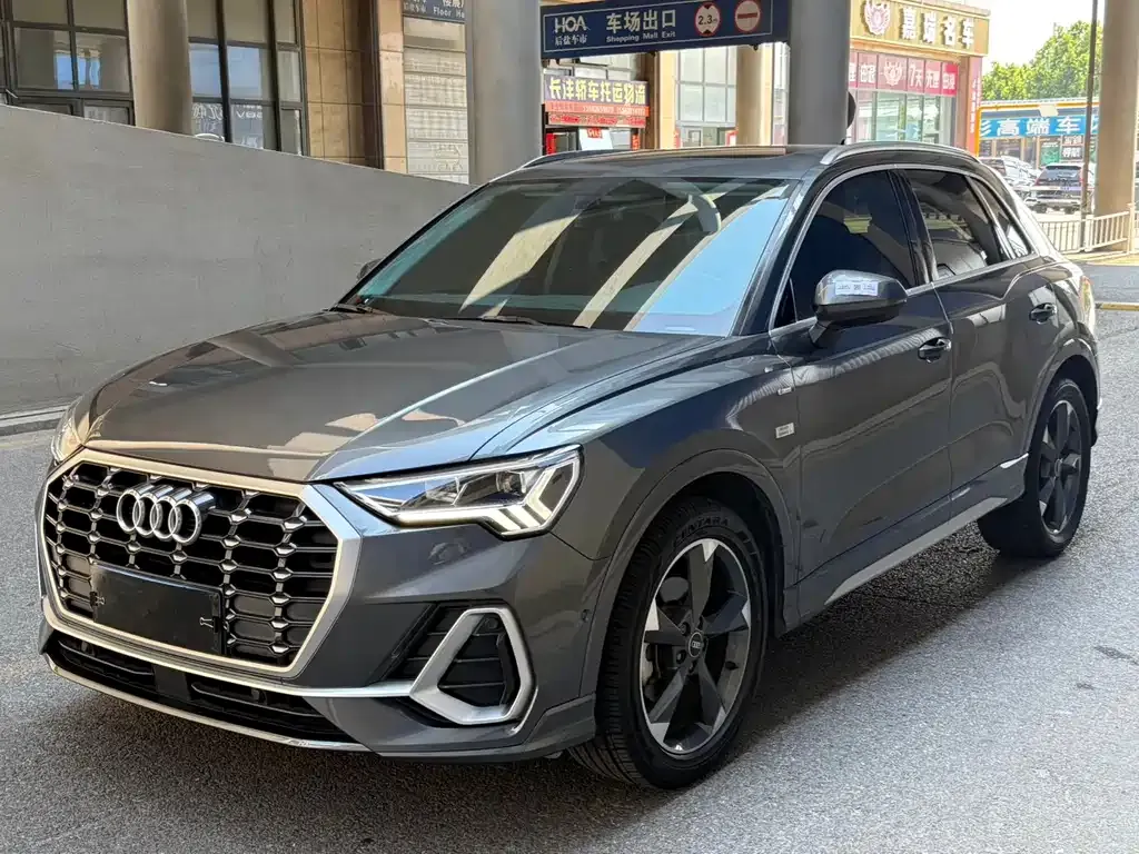 Audi Q3 — фото 1
