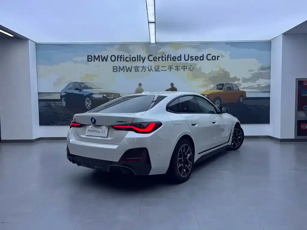 BMW i4 — фото 4