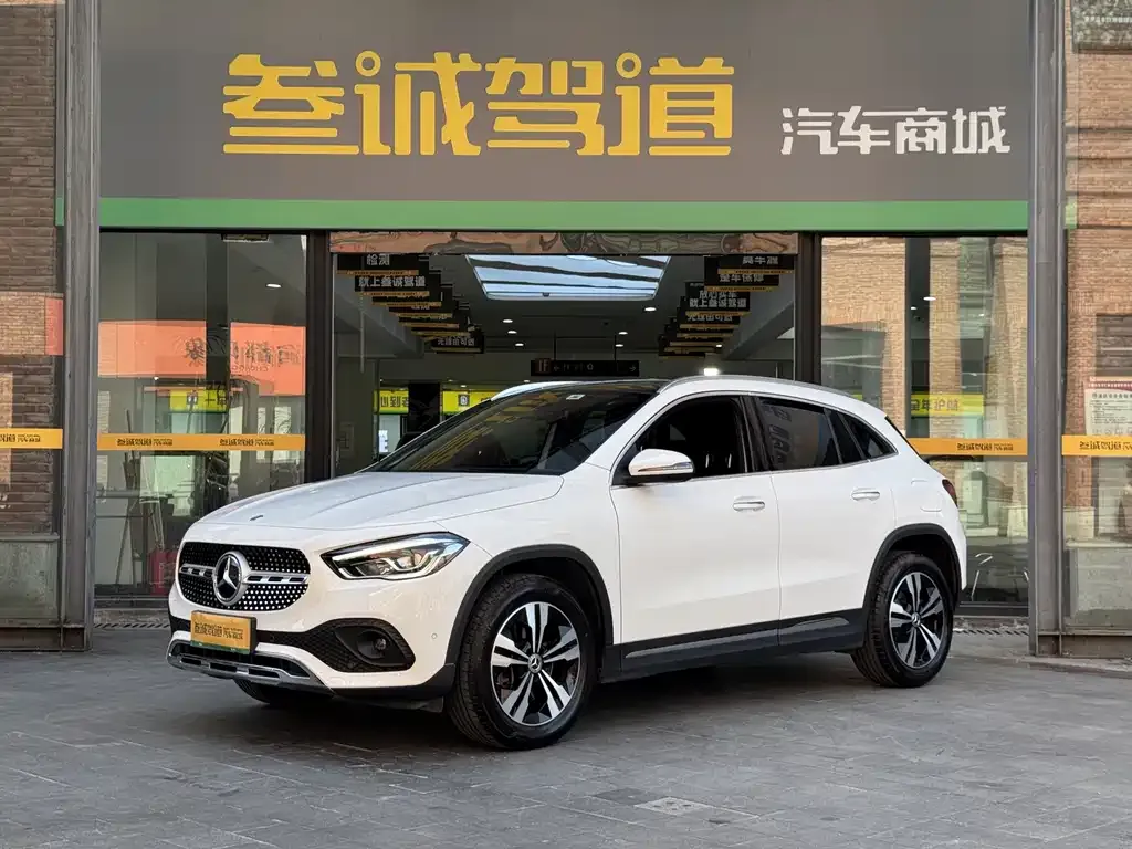 Mercedes-Benz GLA — фото 1