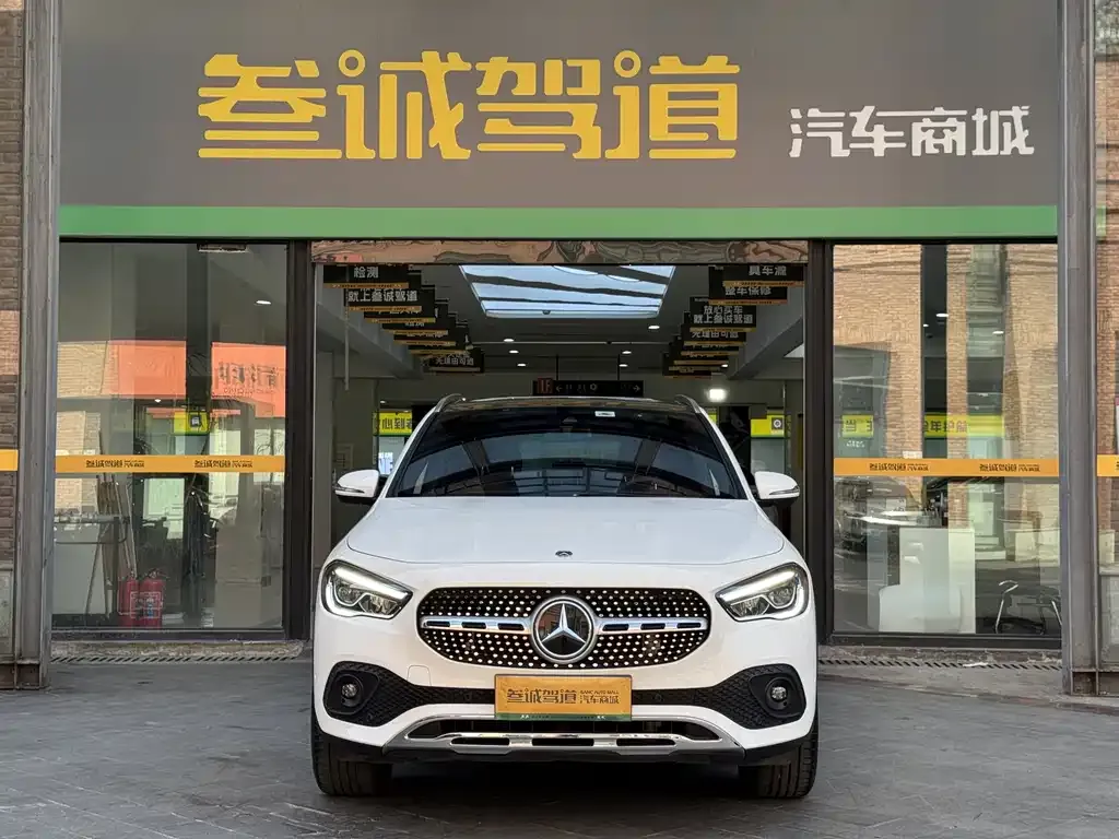 Mercedes-Benz GLA — фото 8