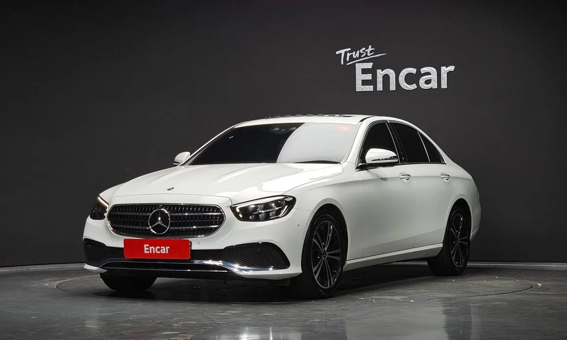 Mercedes-Benz E-Class — фото 1