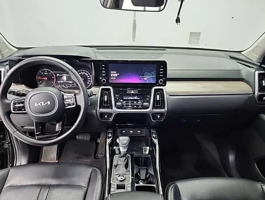 Kia Sorento 2023 из KR, фото 2