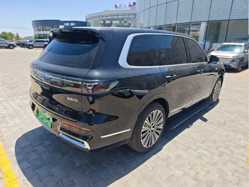 Geely Galaxy M9 — фото 7