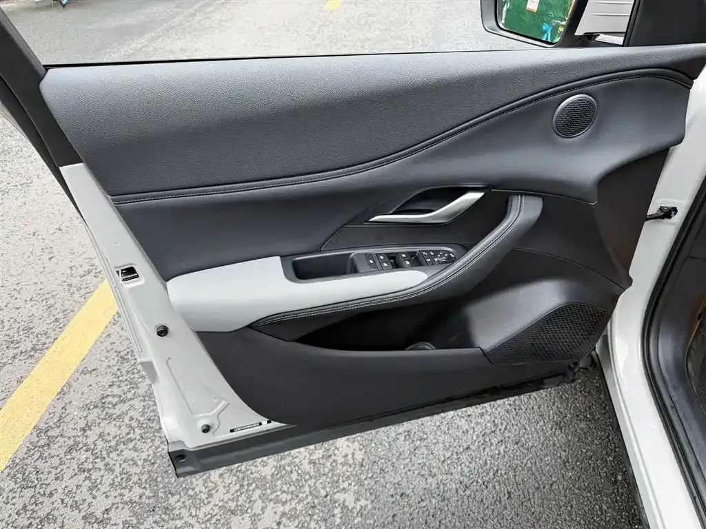 BYD Seal 05 DM-i — фото 9