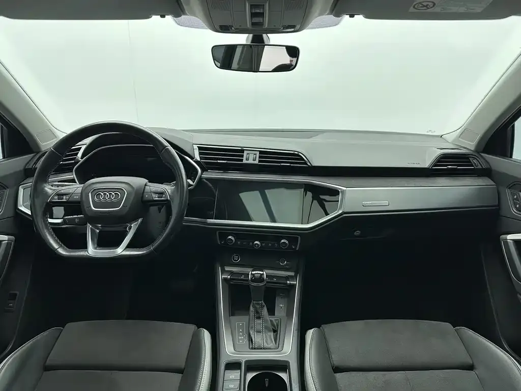 Audi Q3 — фото 10