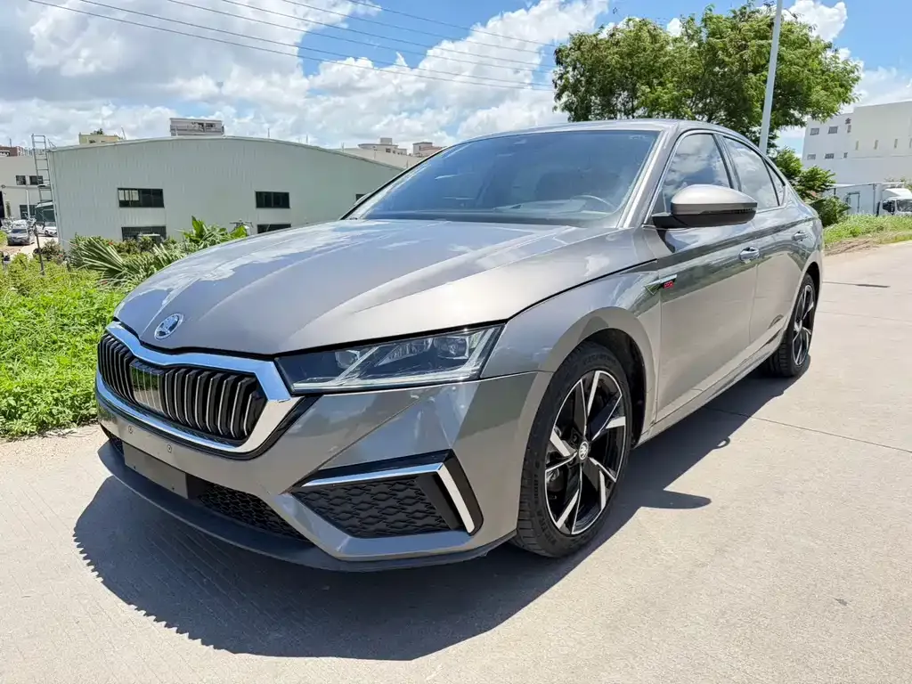 Skoda Octavia — фото 1