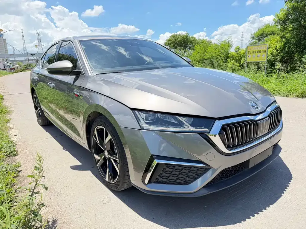 Skoda Octavia — фото 9