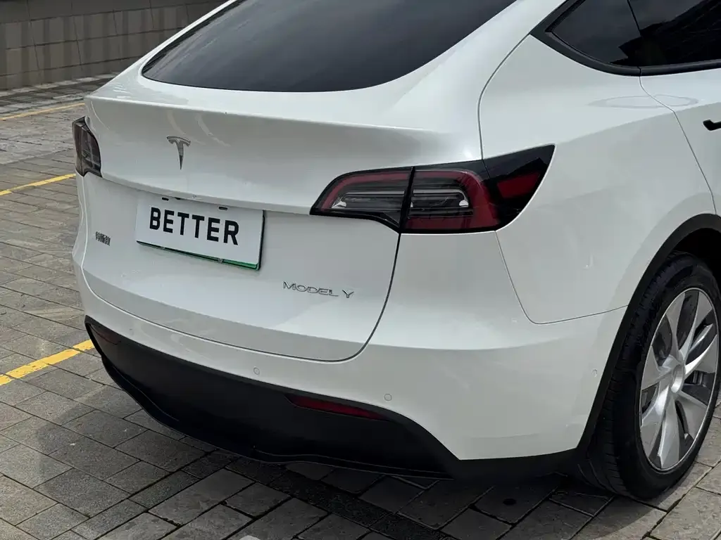 Tesla Model Y — фото 7