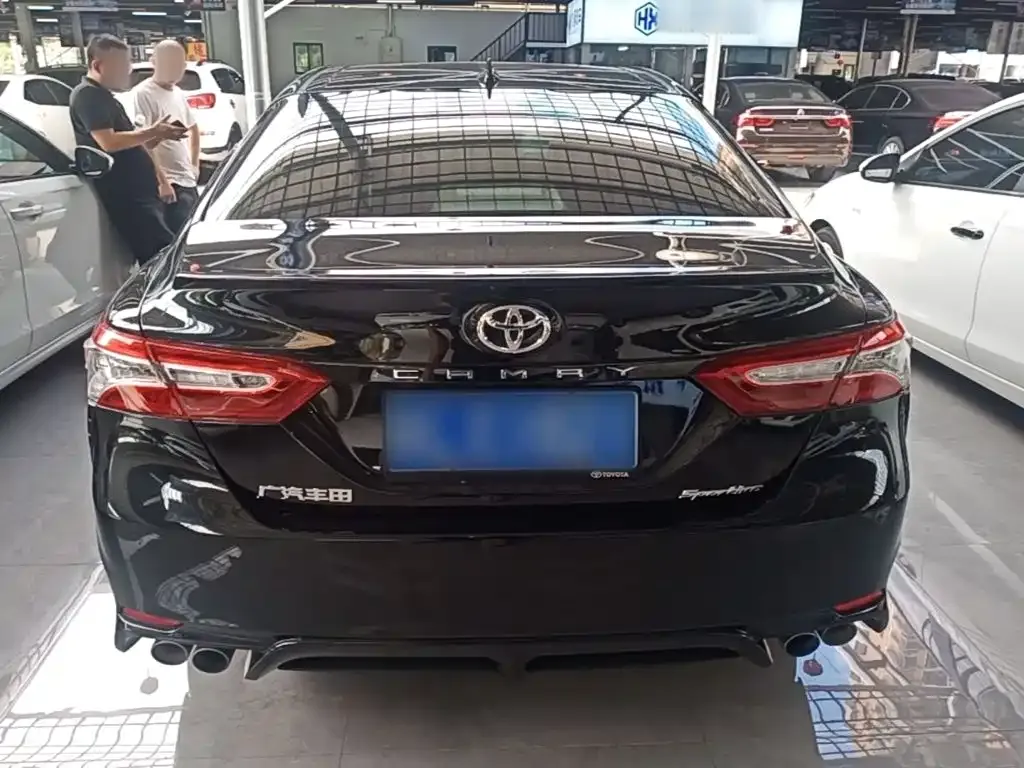 Toyota Camry — фото 10