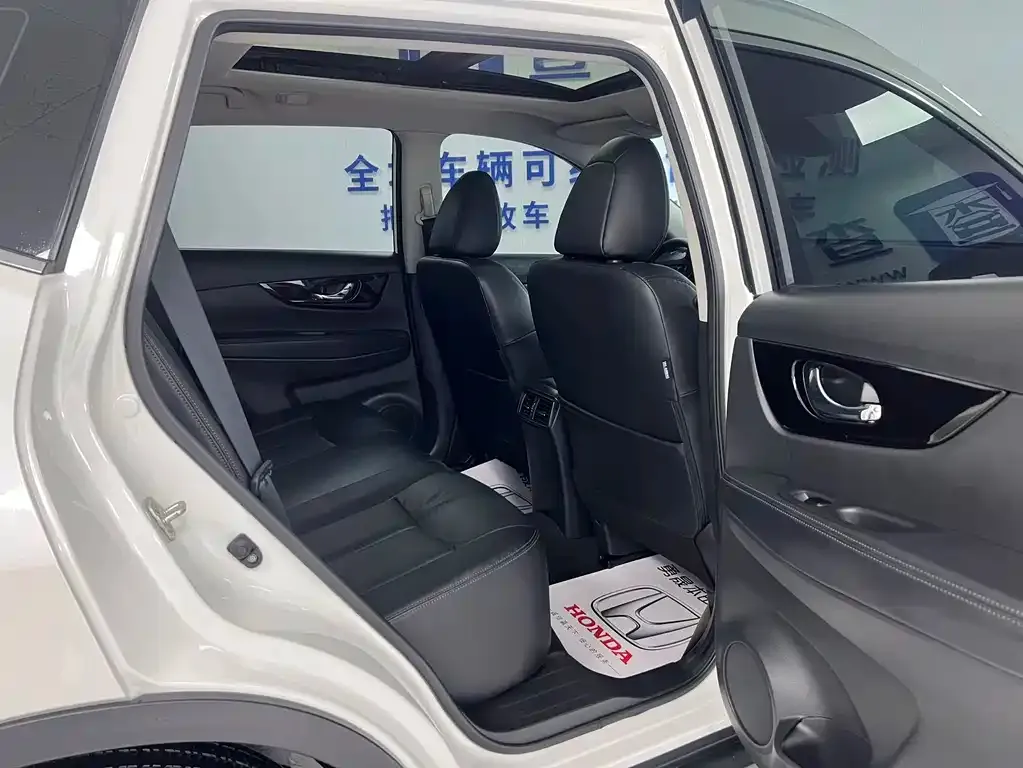 Nissan X-Trail — фото 10