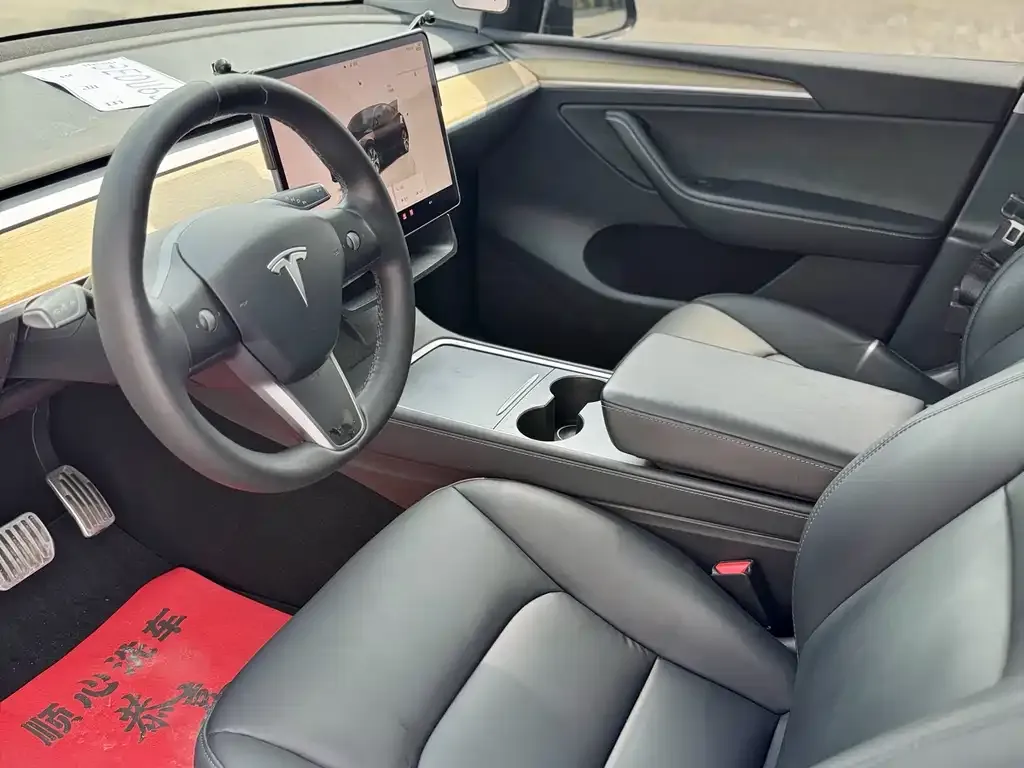 Tesla Model Y — фото 4