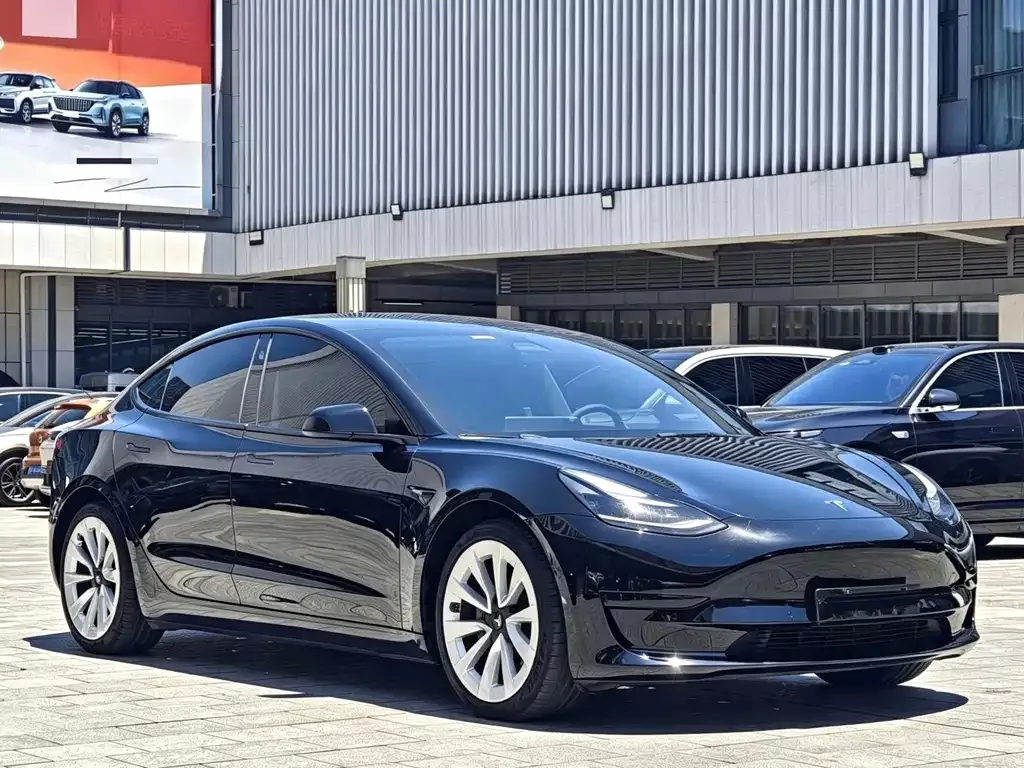 Tesla Model 3 — фото 8