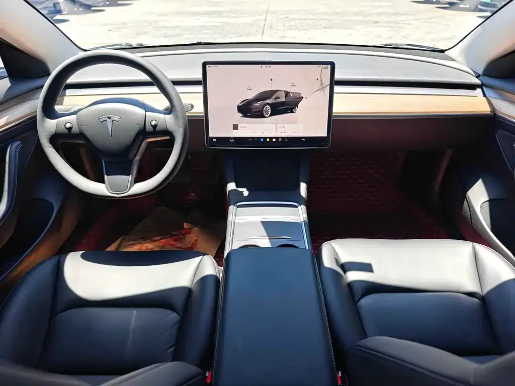 Tesla Model 3 — фото 5