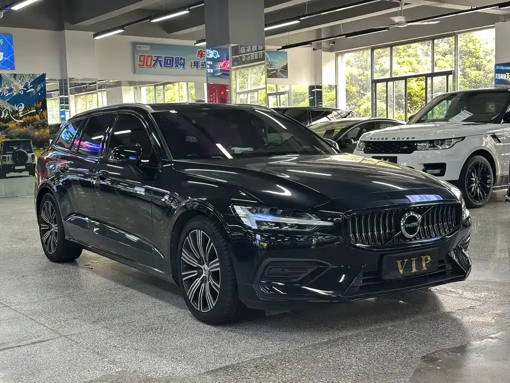 Volvo V60 — фото 1