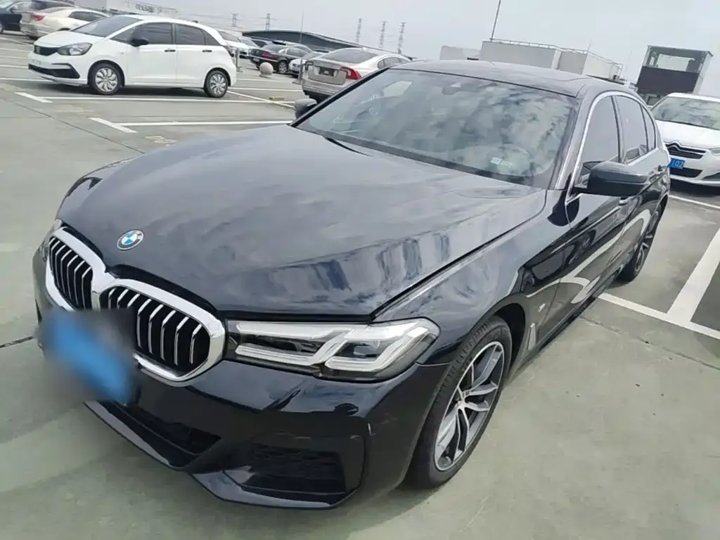 BMW 5 Series — фото 1