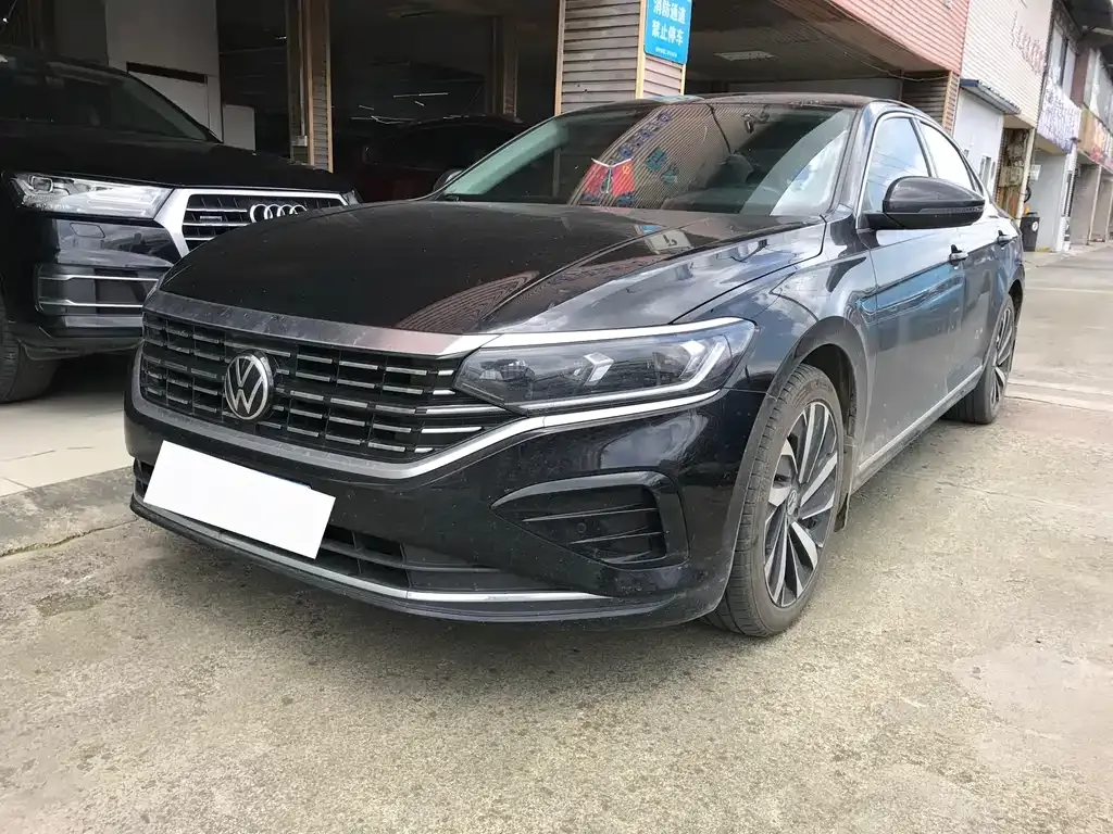 Volkswagen Passat — фото 1