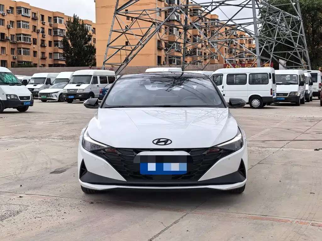 Hyundai Elantra — фото 5