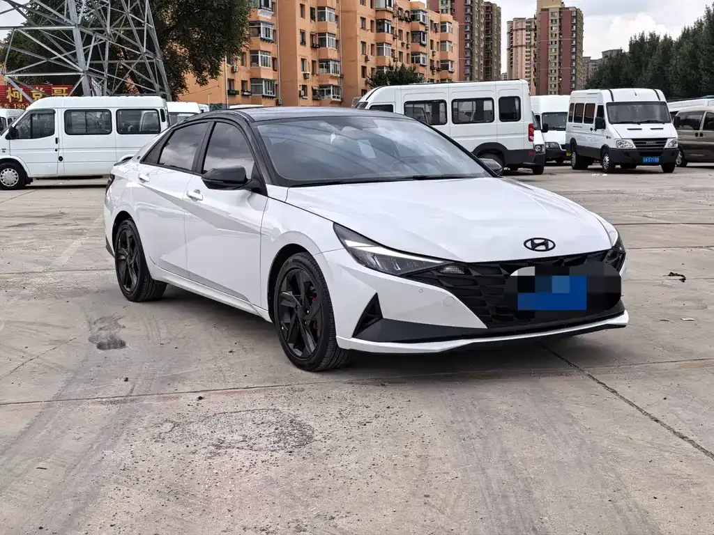 Hyundai Elantra — фото 6