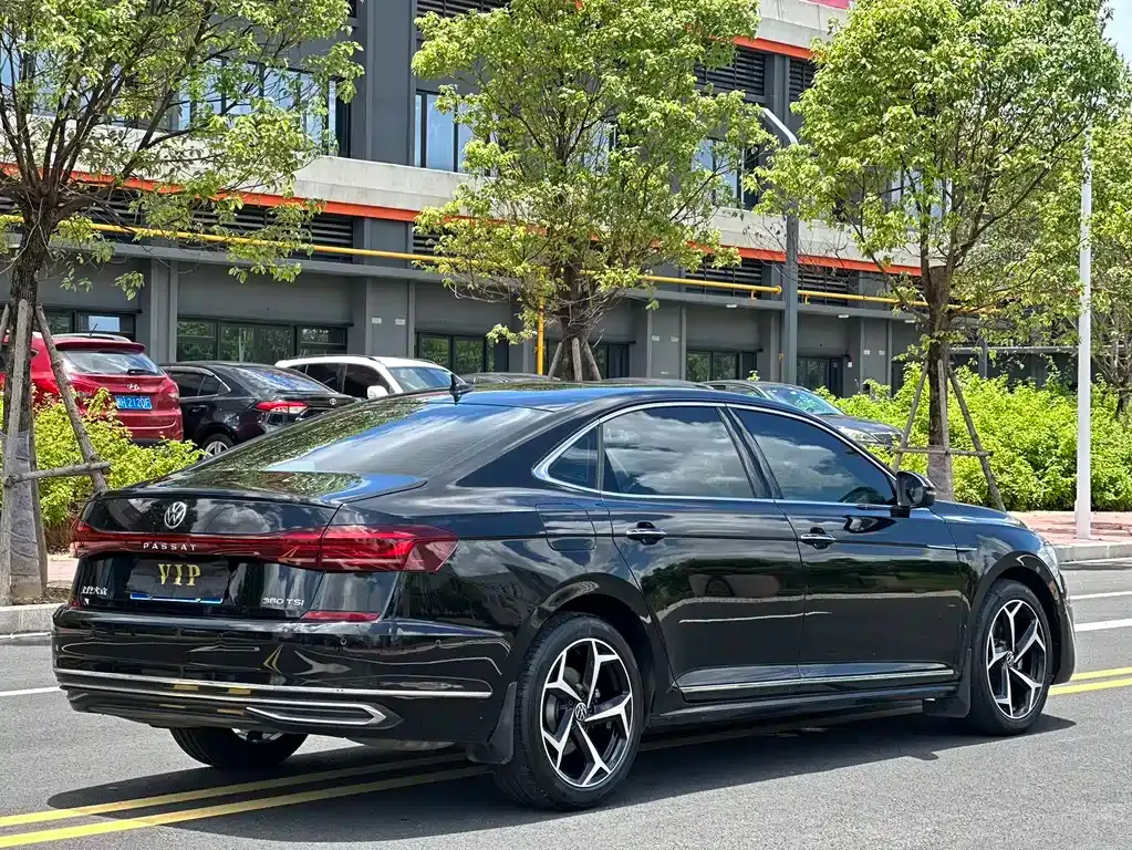 Volkswagen Passat — фото 6