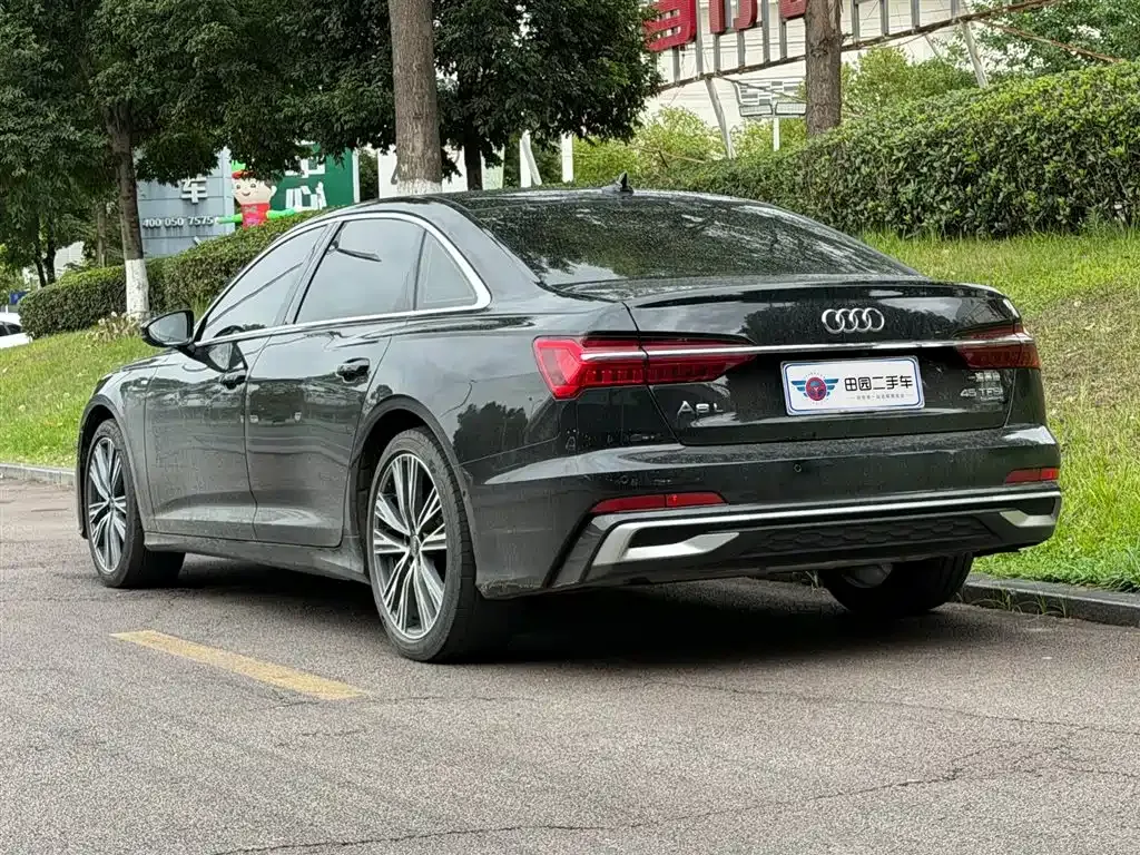 Audi A6L — фото 10
