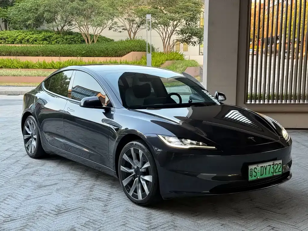Tesla Model 3 — фото 10