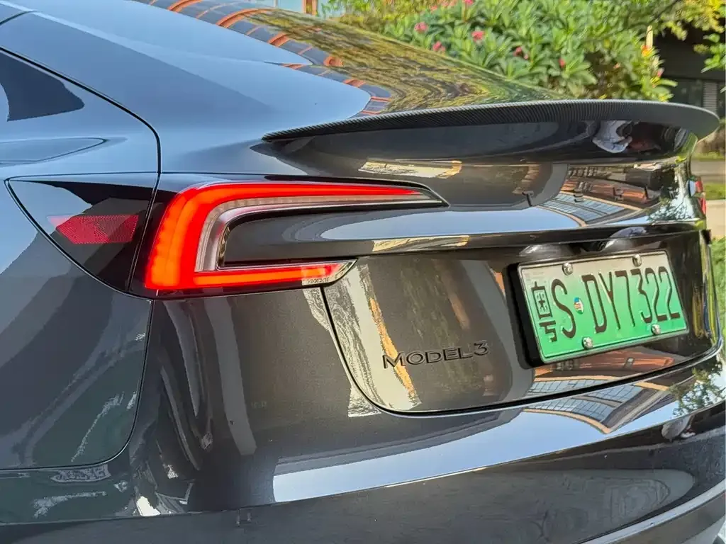 Tesla Model 3 — фото 2