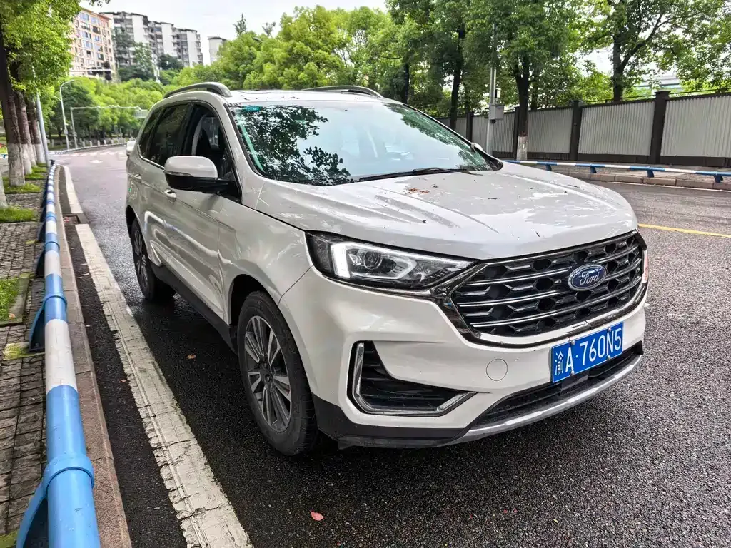 Ford Edge — фото 7