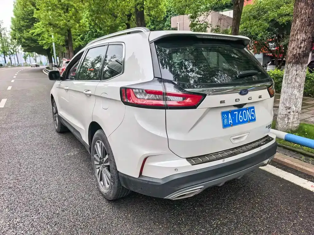 Ford Edge — фото 9